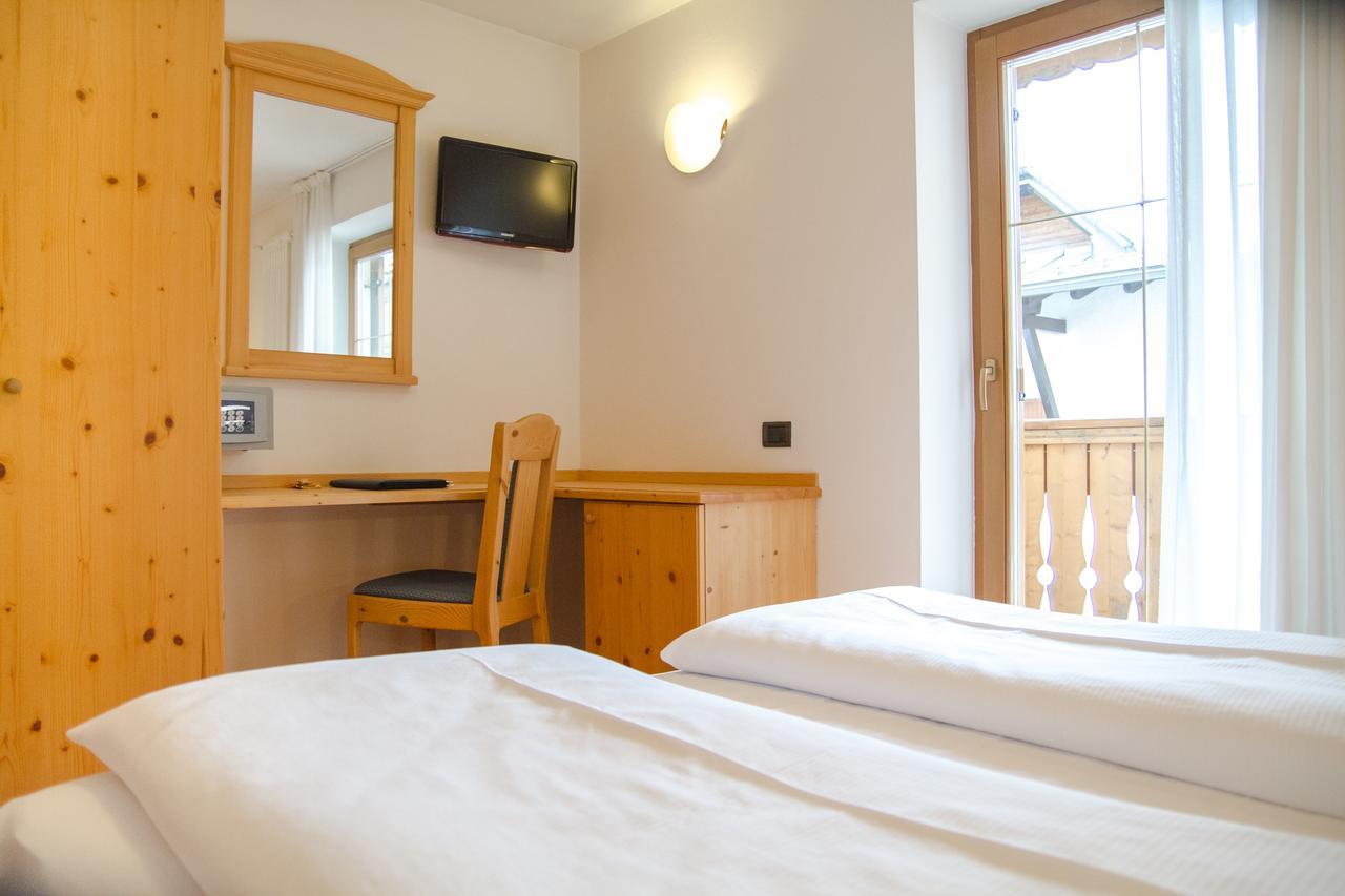 Hotel Genzianella Ziano di Fiemme Dış mekan fotoğraf