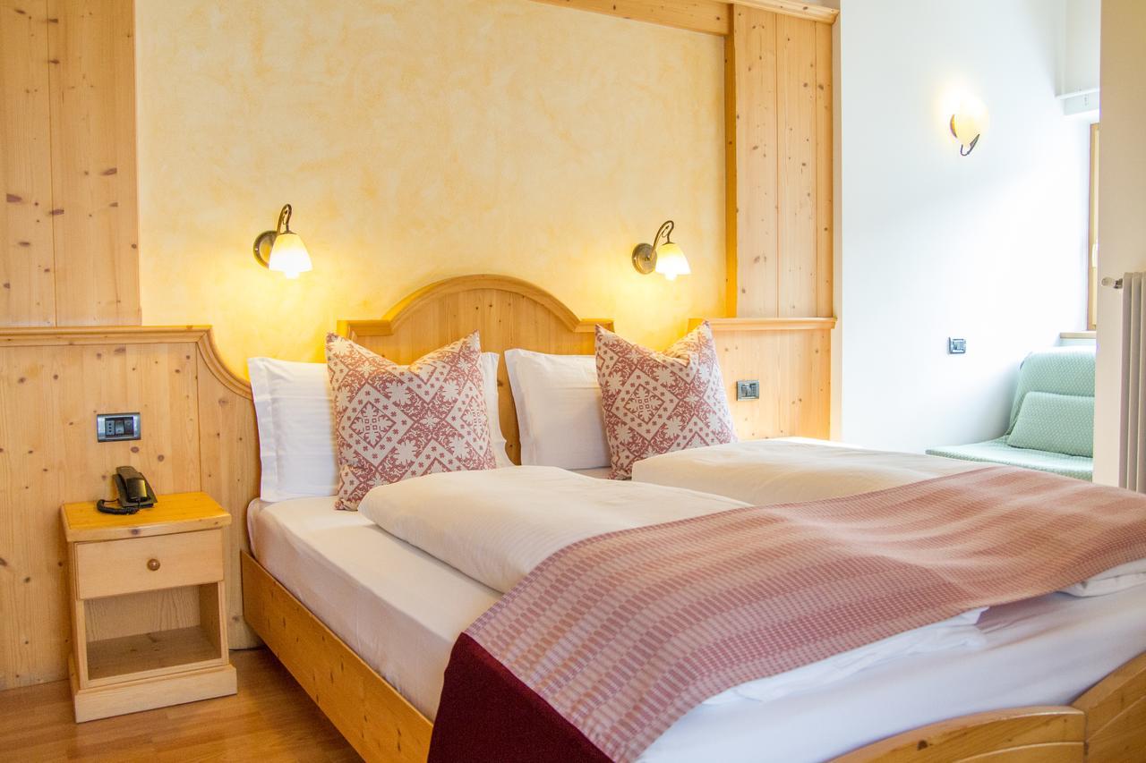 Hotel Genzianella Ziano di Fiemme Dış mekan fotoğraf