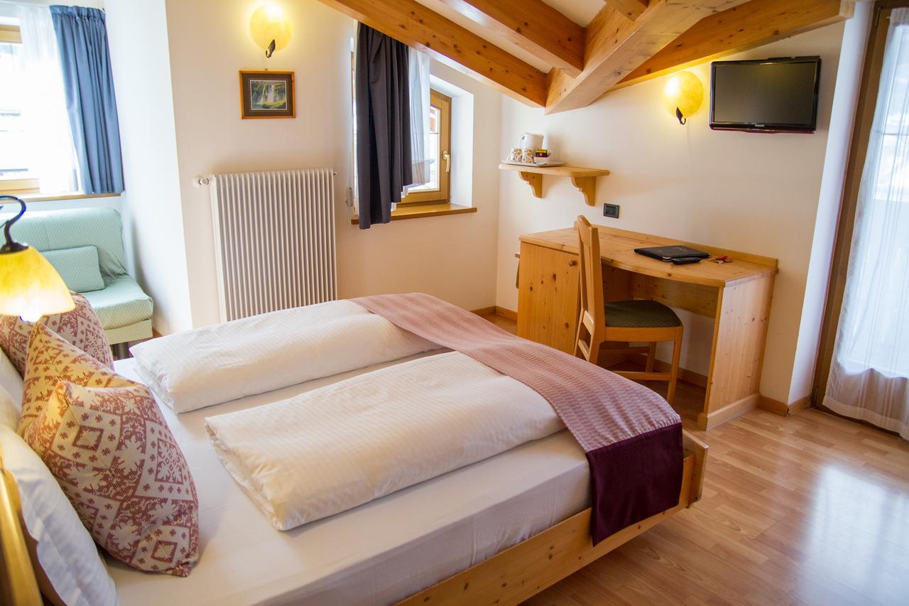 Hotel Genzianella Ziano di Fiemme Dış mekan fotoğraf