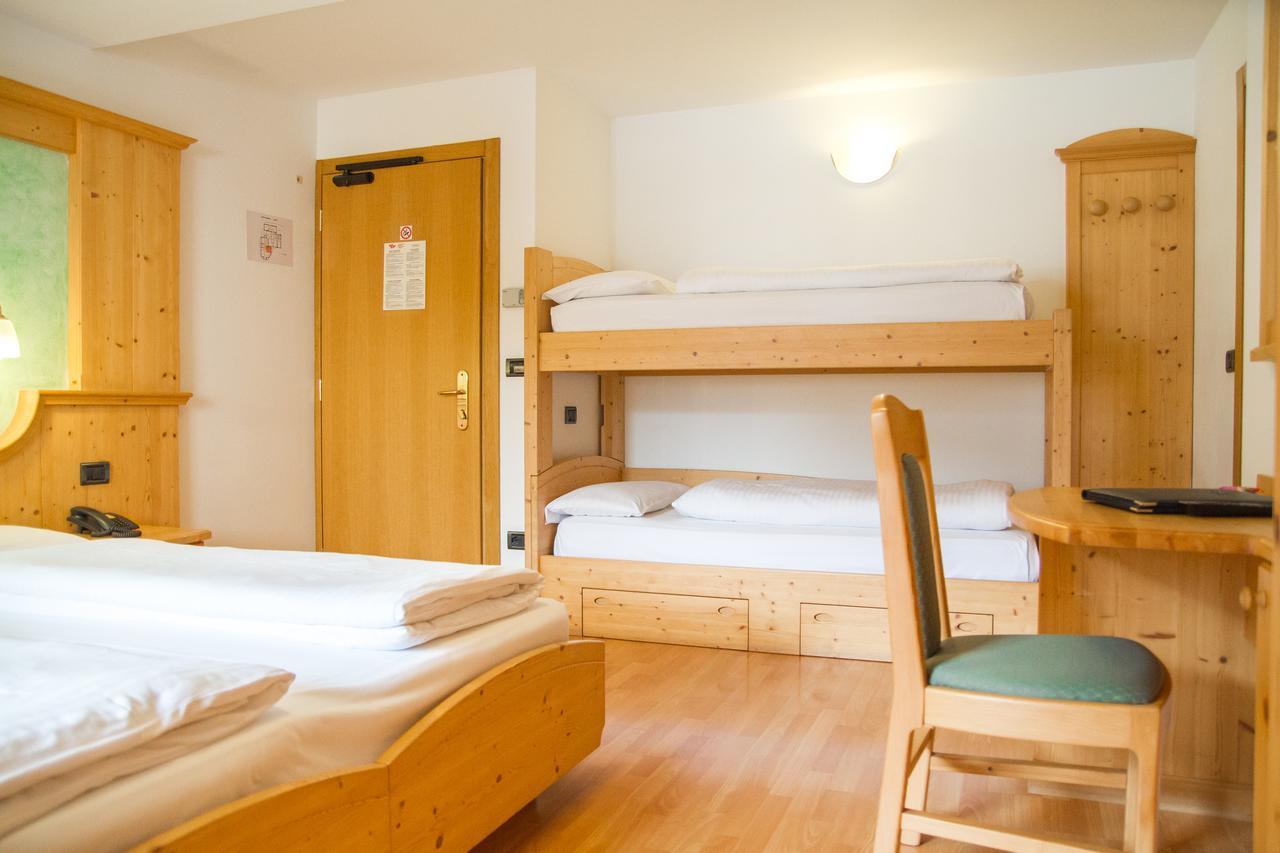 Hotel Genzianella Ziano di Fiemme Dış mekan fotoğraf