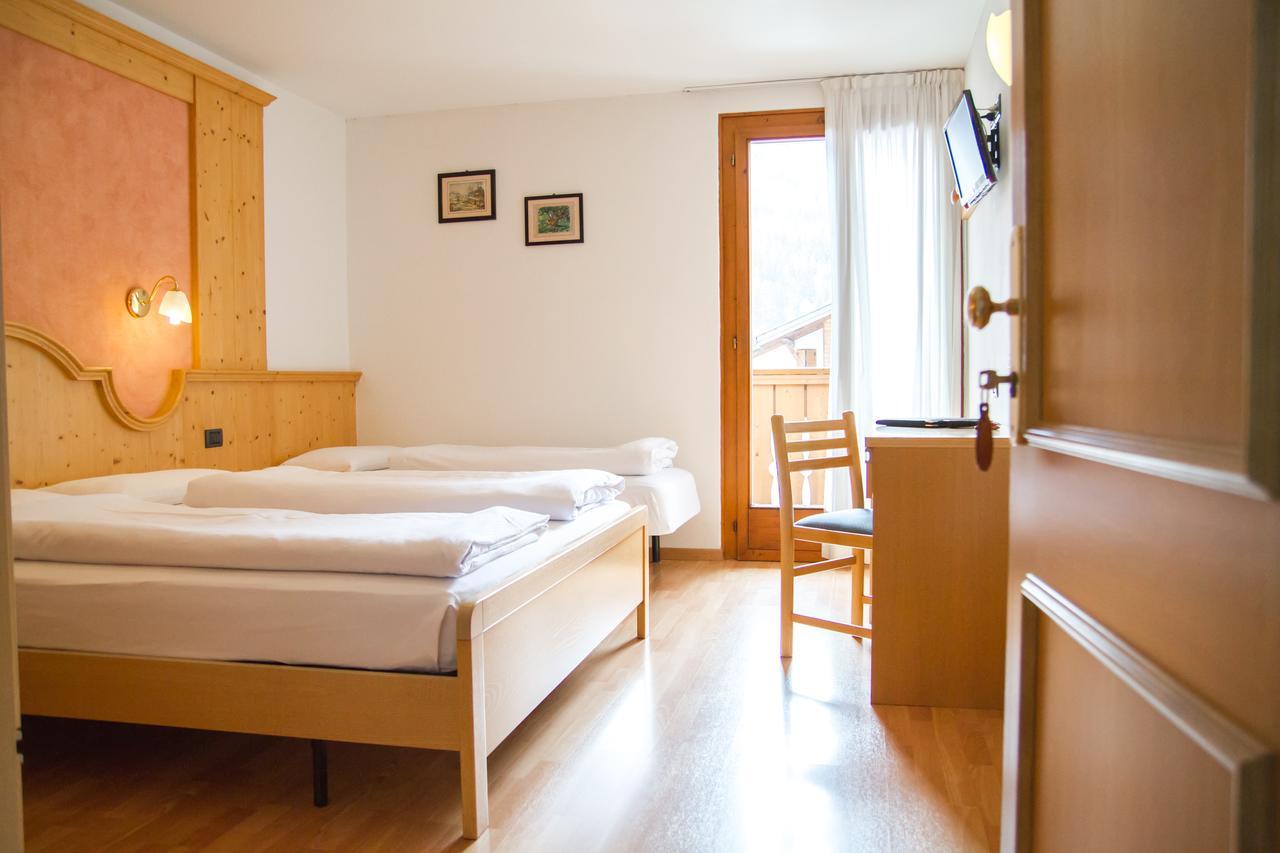 Hotel Genzianella Ziano di Fiemme Dış mekan fotoğraf