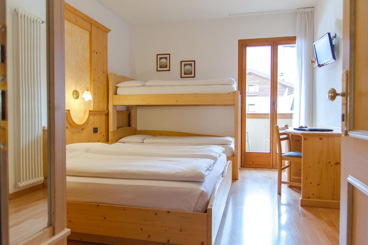 Hotel Genzianella Ziano di Fiemme Dış mekan fotoğraf