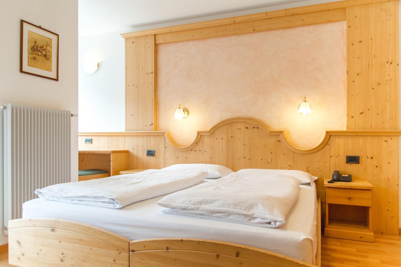 Hotel Genzianella Ziano di Fiemme Dış mekan fotoğraf