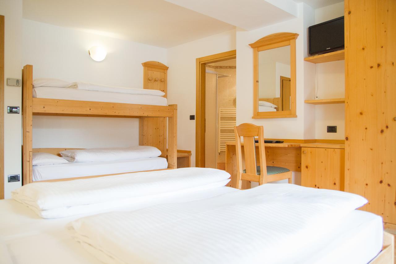 Hotel Genzianella Ziano di Fiemme Dış mekan fotoğraf